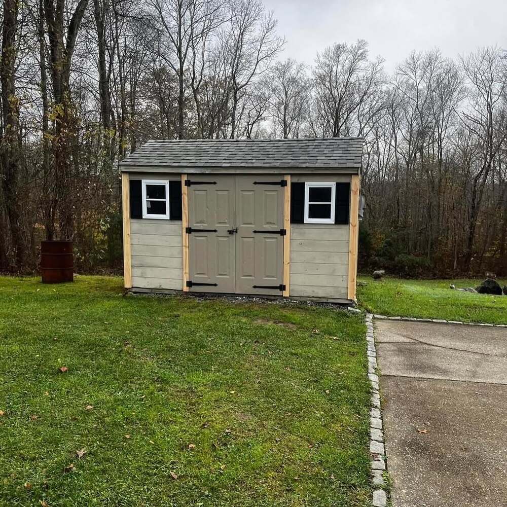 Leaning shed on uneven ground Leaning shed on uneven ground