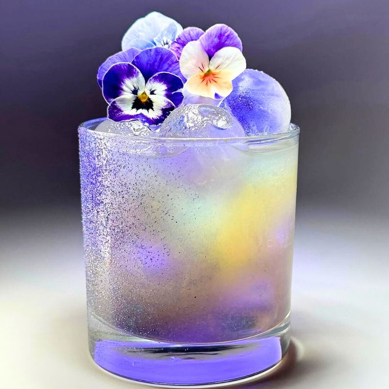 Edible Flowers for cocktails and drinks - Thursd Article Featured Image