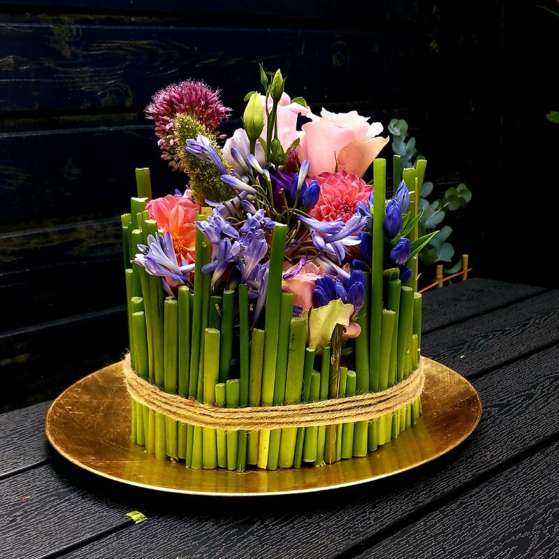 Floral design with flowers from Valentin with Sideau Cake Dummy Floral design with flowers from Valentin with Sideau Cake Dummy