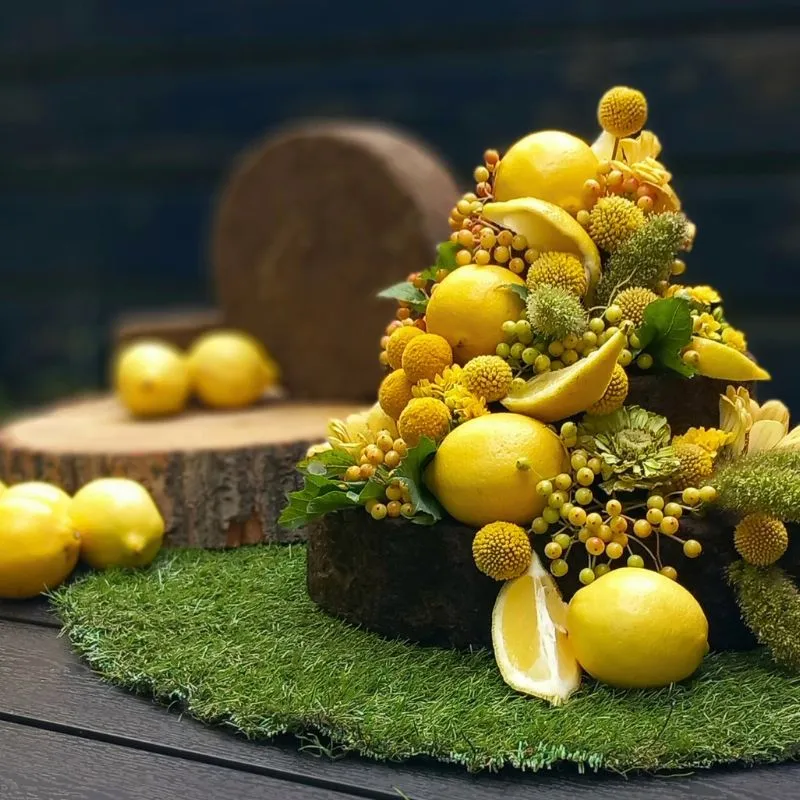 Floral design with lemons from Valentin Candia Mahn with Sideau Cake Dummy
