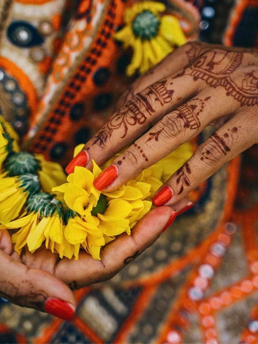 Efforts Show How India Is Gradually Beating the Synthetic Flower Scourge