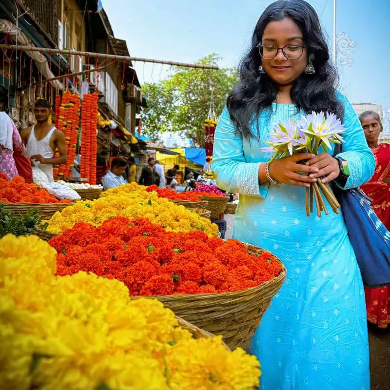 Coordinated Efforts Show How India Is Gradually Beating the Synthetic Flower Scourge - Thursd Article