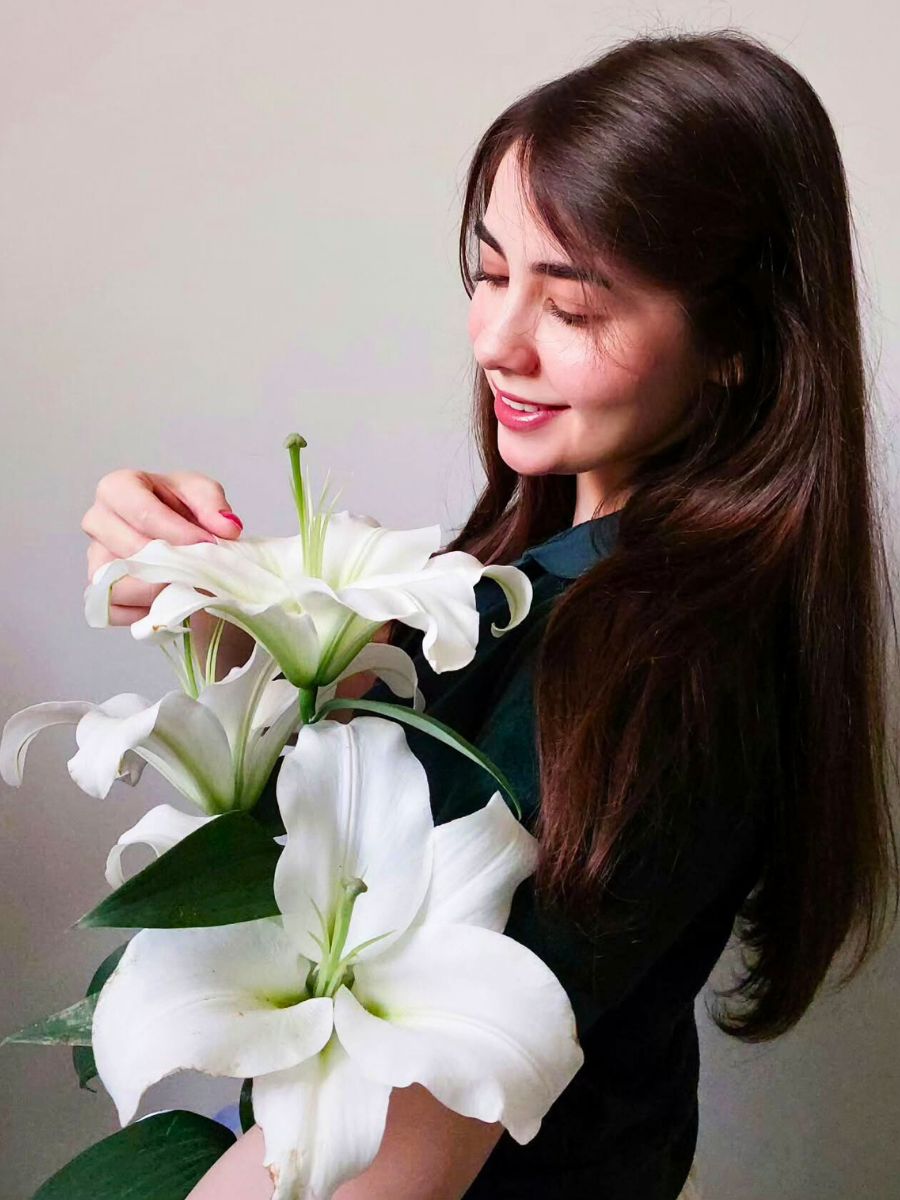 White lily flowers Science of Flower Colors and Why Some Hues Easily Attract More Than Others