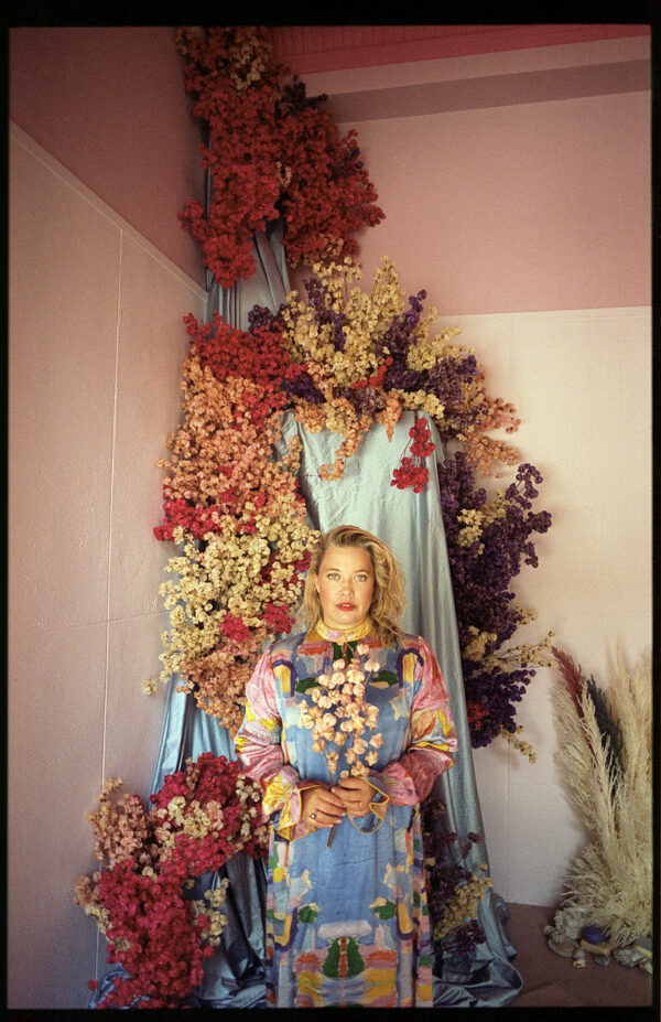 Floral Bath on the flowers - Poppykalas - bourgainville coral reef installation with Thilde