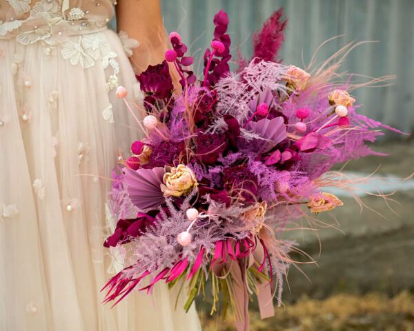 Will l make dried flowers wedding bouquet_ Alina Neacsa on Thursd.
