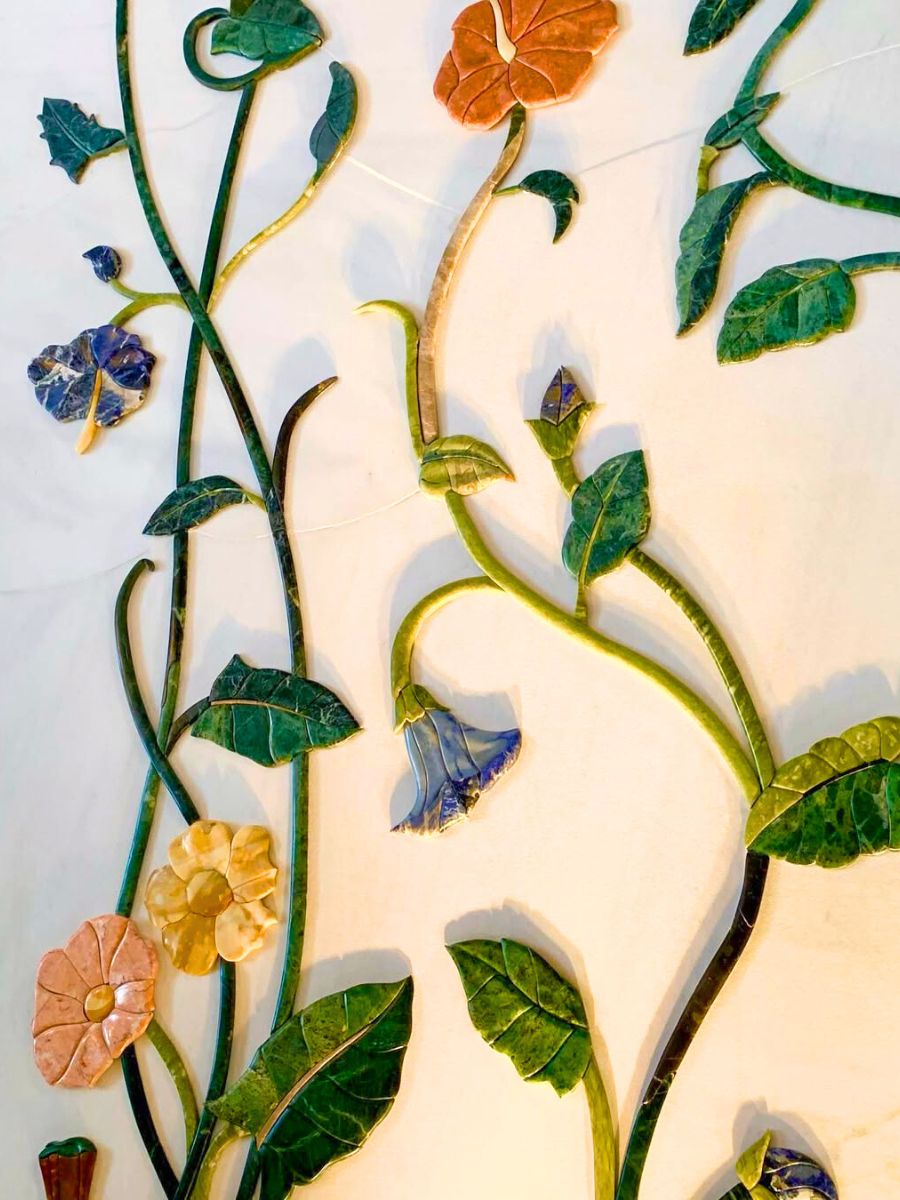 Details of the flower decorations