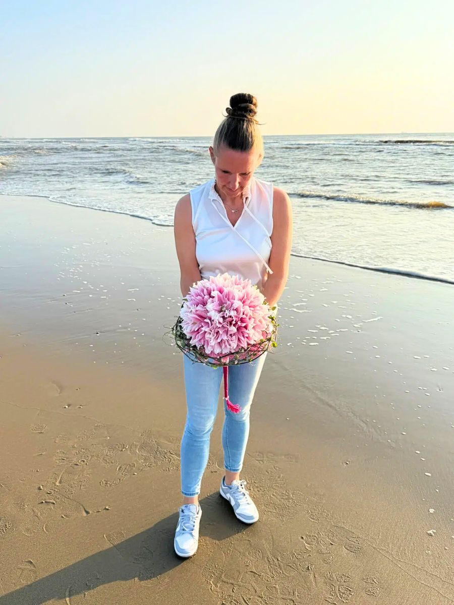 Karin Pasman at the Beach With the Bridal Bouquet