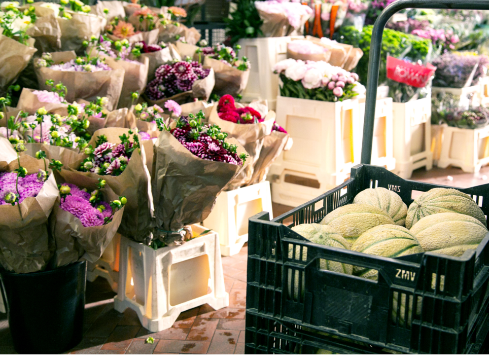 Giulia Giontella of Flority Fair on Thursd - at the Tuesday Flower market in Rome