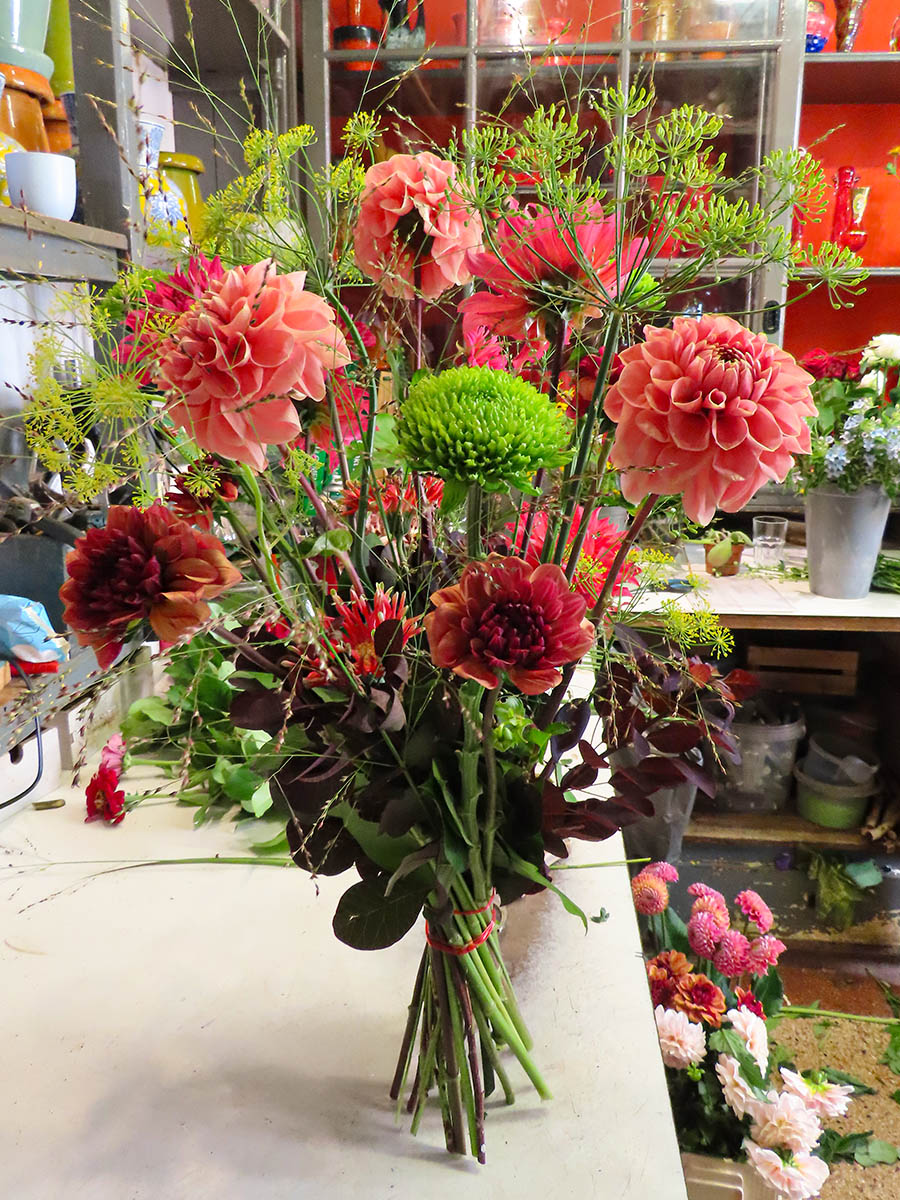 Fiori Bloemen big Dahlia bouquet Fiori Bloemen big Dahlia bouquet