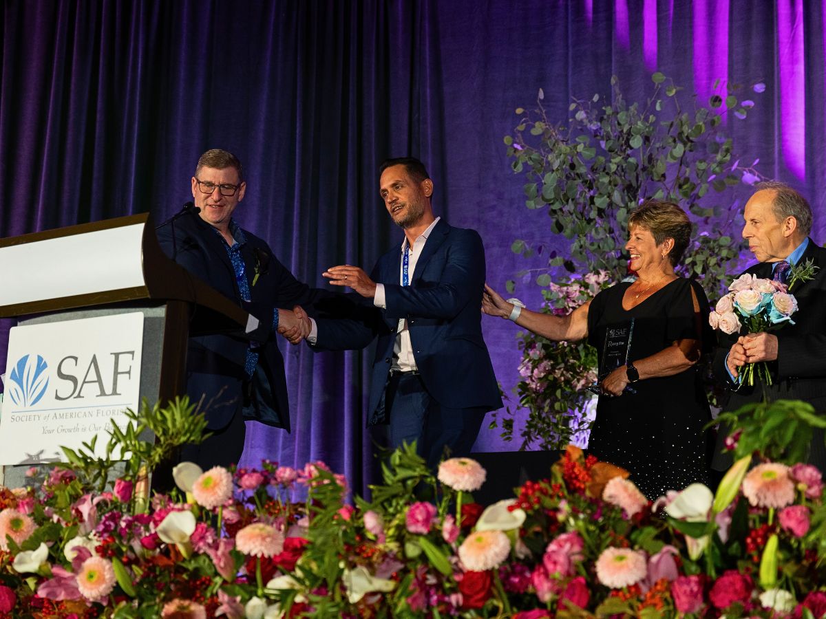 Sahid Nahim receives the Society of American Florists’ Rising Star Award Sahid Nahim, the Founder of New Bloom Solutions and Host of the Bloom Show, Was Honored During the Society of American Florists’ (SAF) 2025 Stars of the Industry Awards. He Received the Society of American Florists’ Rising Star Award