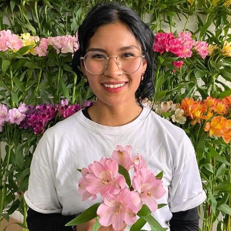 Airbrush Artistry for Floral Design Featured Image