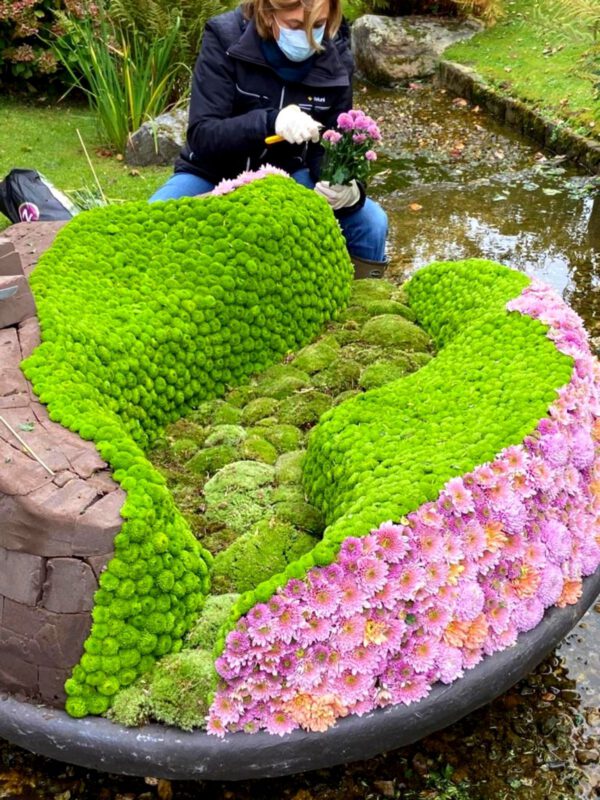 Design Japanese Garden Haiku in bloom by Liz Rosales shaping with flowers - Blog on Thursd