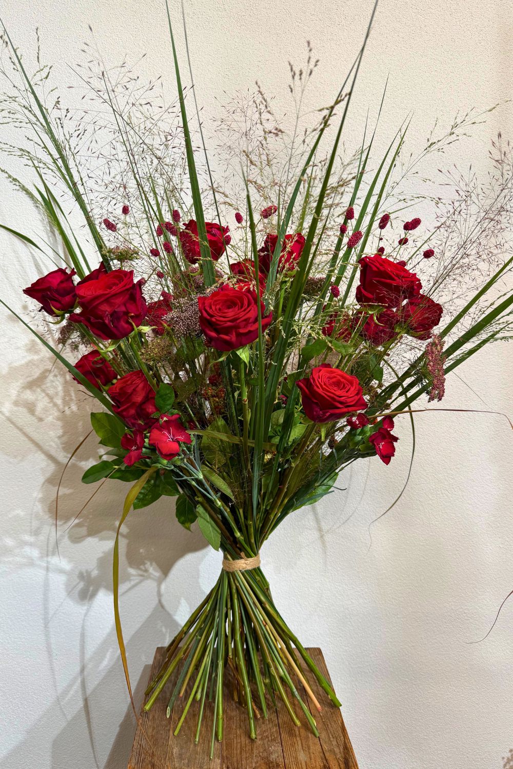 Airy Bouquet With Porta Nova Red Naomi Roses for Teachers' Day