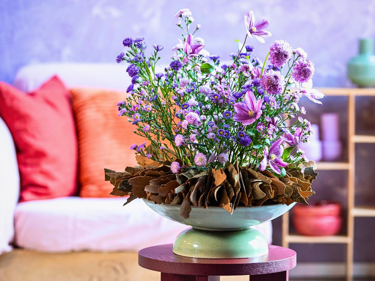 Marginpar’s Aster Meets Bark in an Avant-Garde Take On Floral Arrangements - Thursd Article