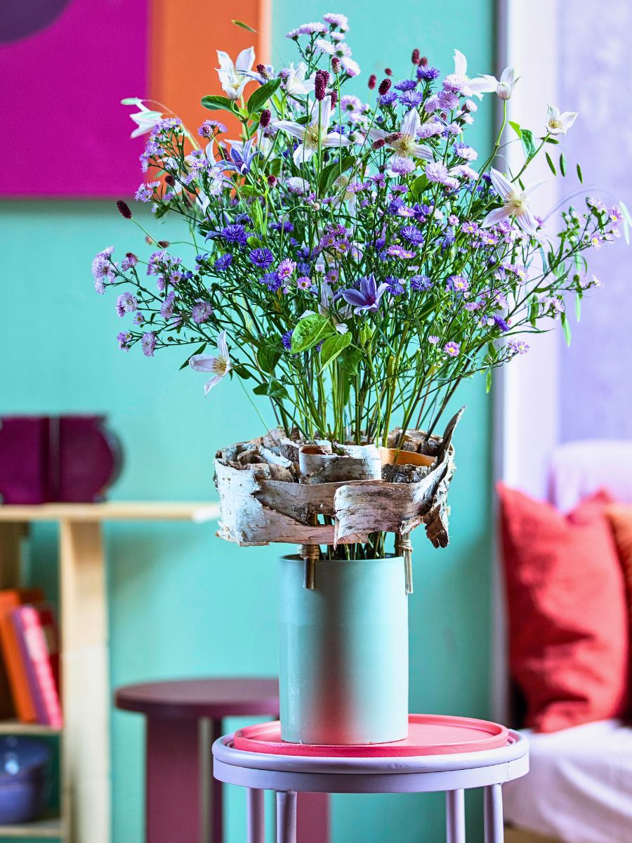 Marginpar’s Aster Meets Bark in an Avant-Garde Take On Floral Arrangements - Thursd Article