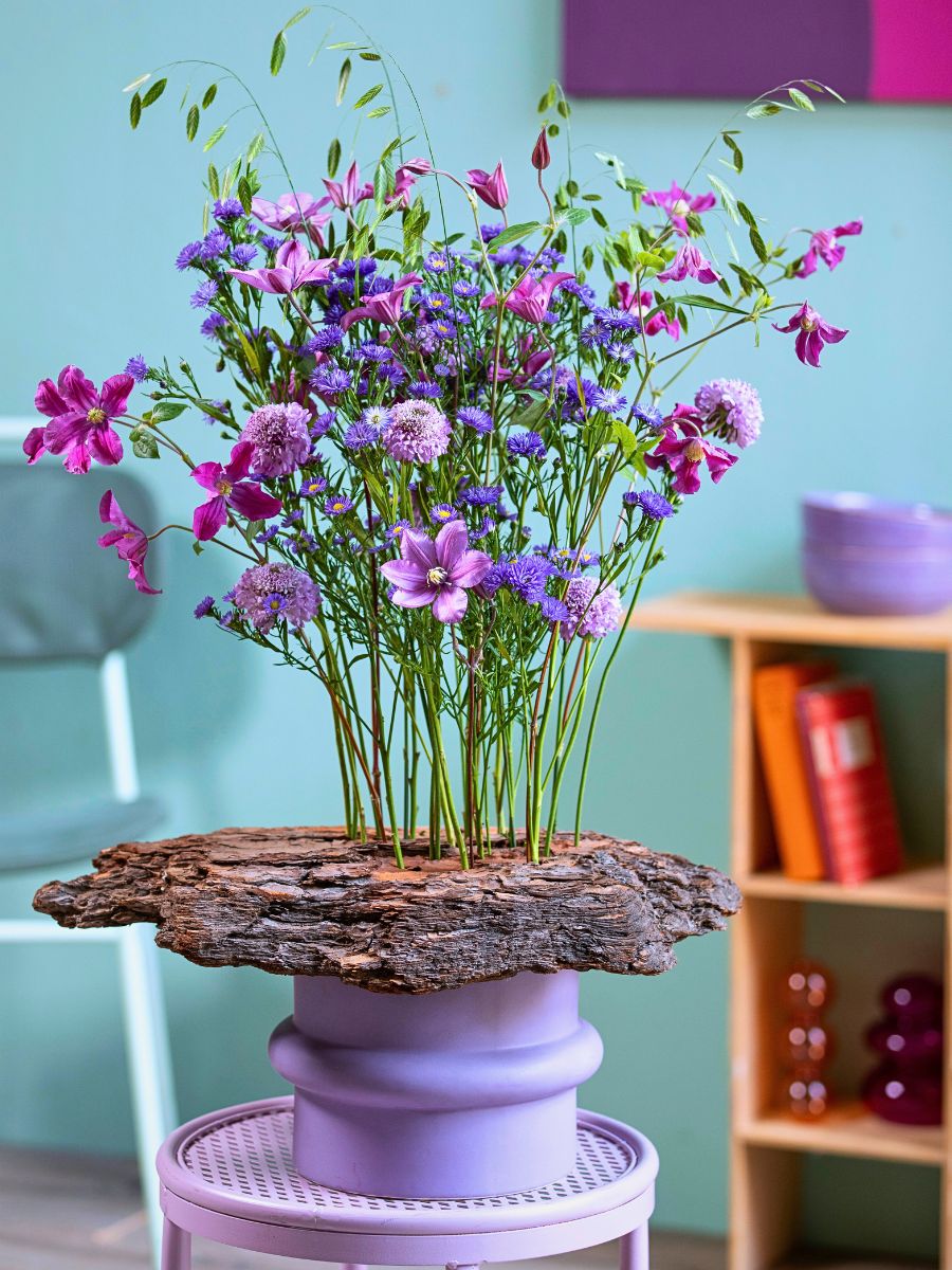 Marginpar’s Aster Meets Bark in an Avant-Garde Take On Floral Arrangements - Thursd Article