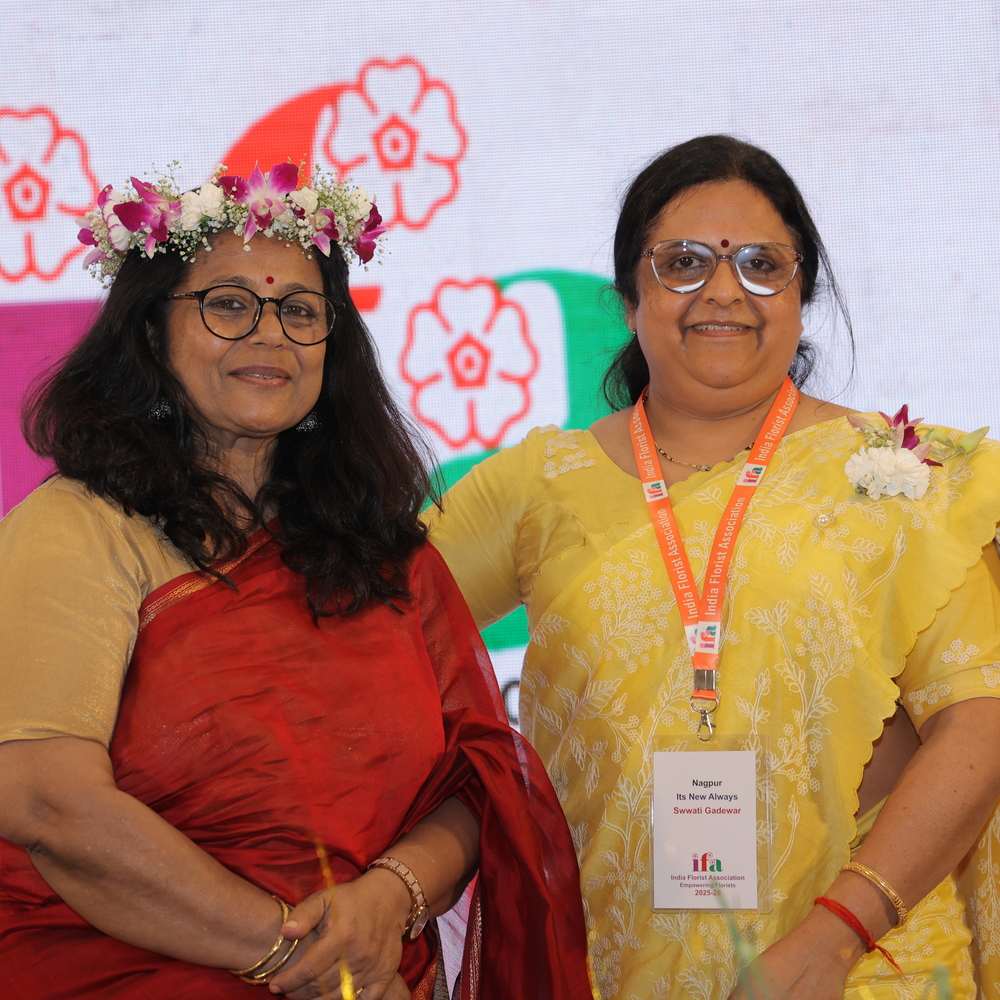 Ms Swwati mesmerized attendees by showcasing floral jewelry as wearable ar
