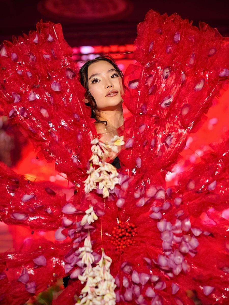 Petr Anokhin’s FloraFusion Kyrgyzstan Showcases a Poetic Floral Journey Through the Seasons