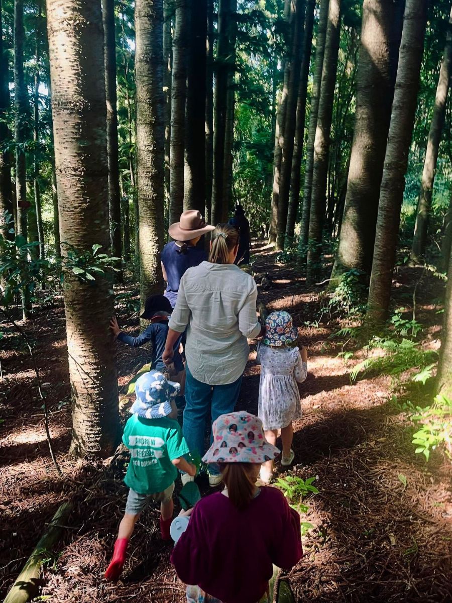 Kids in nature Humans Are Losing Their Bond With Nature, but the Connection Can Be Restored - Thursd Article