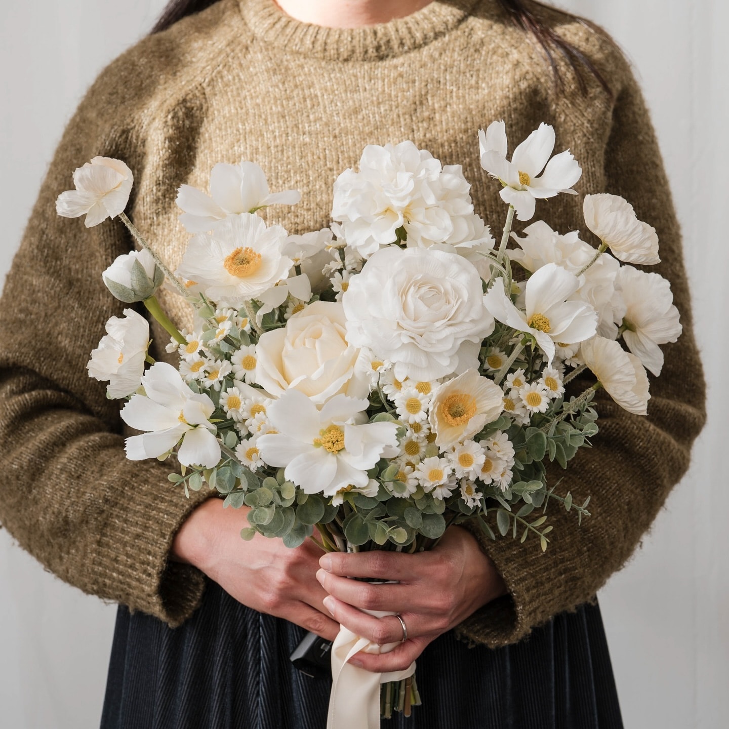 Floral bouquet using cosmos flowers Floral bouquet using cosmos flowers