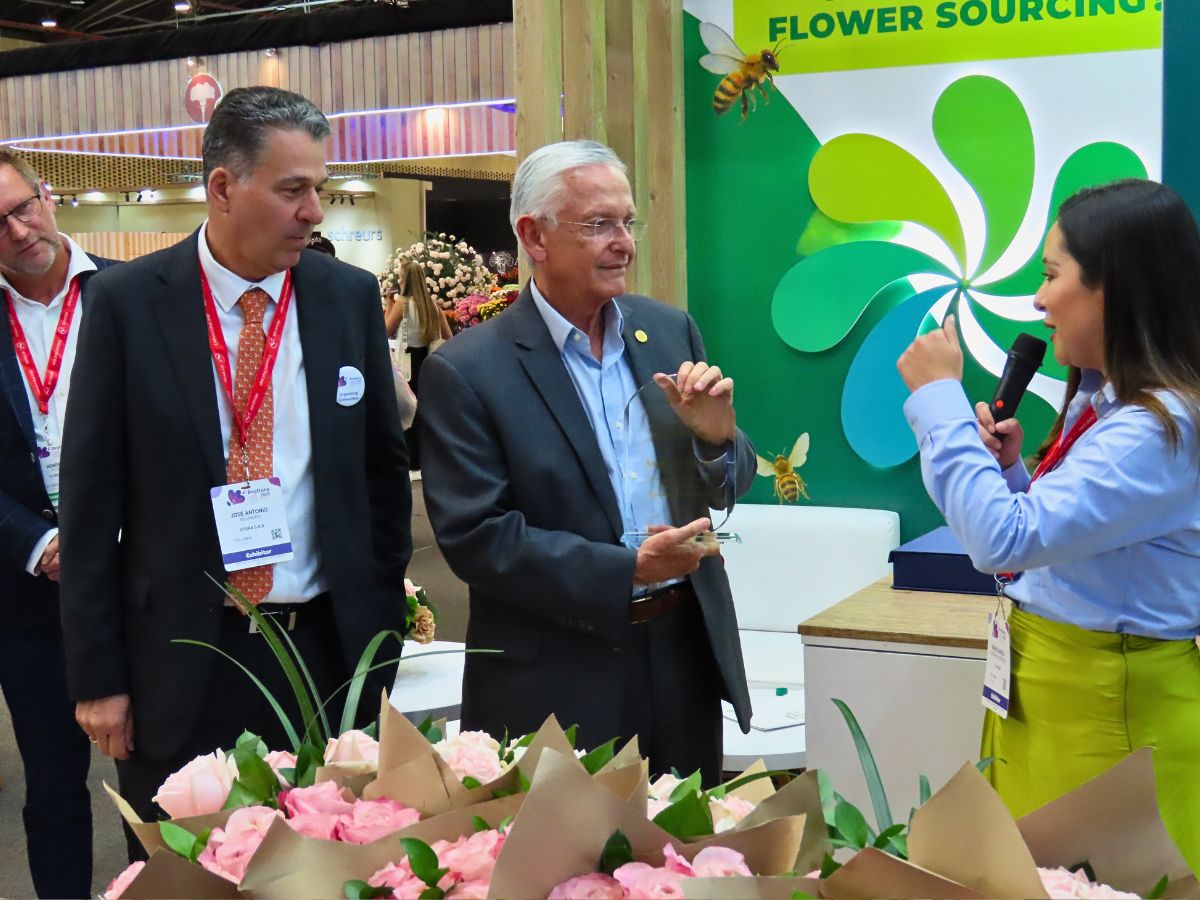 Asocolflores' Augusto Solano recognition Greenhouse Sustainability and Florverde Sustainable Flowers’ Tool for Measuring Environmental Footprints in Line With the EU Green Deal