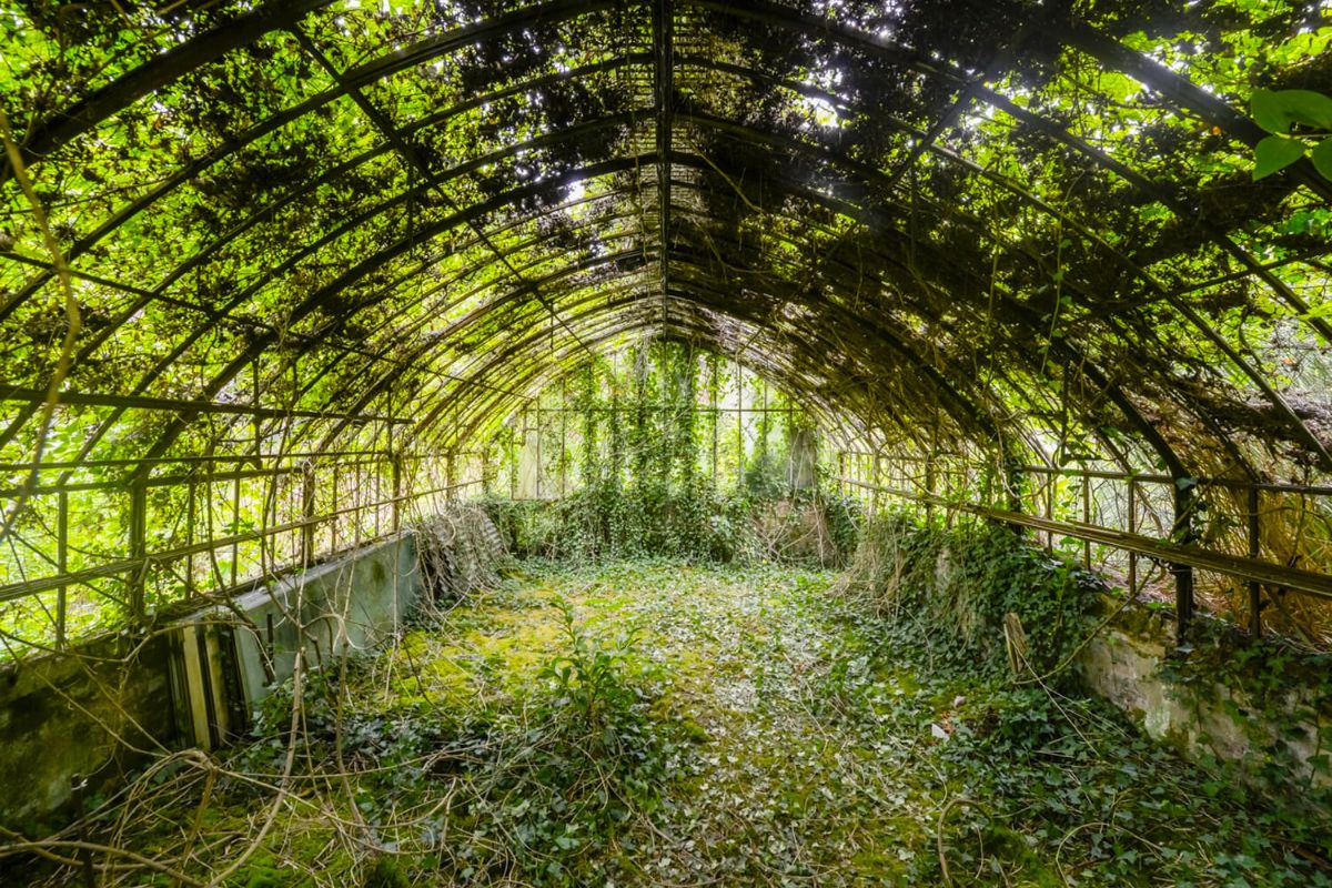 Secret Garden abandoned place Secret Garden abandoned place