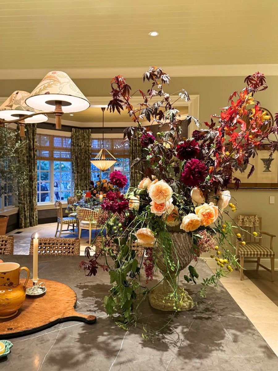 A combination of leafs and roses for home decor A combination of leafs and roses for home decor