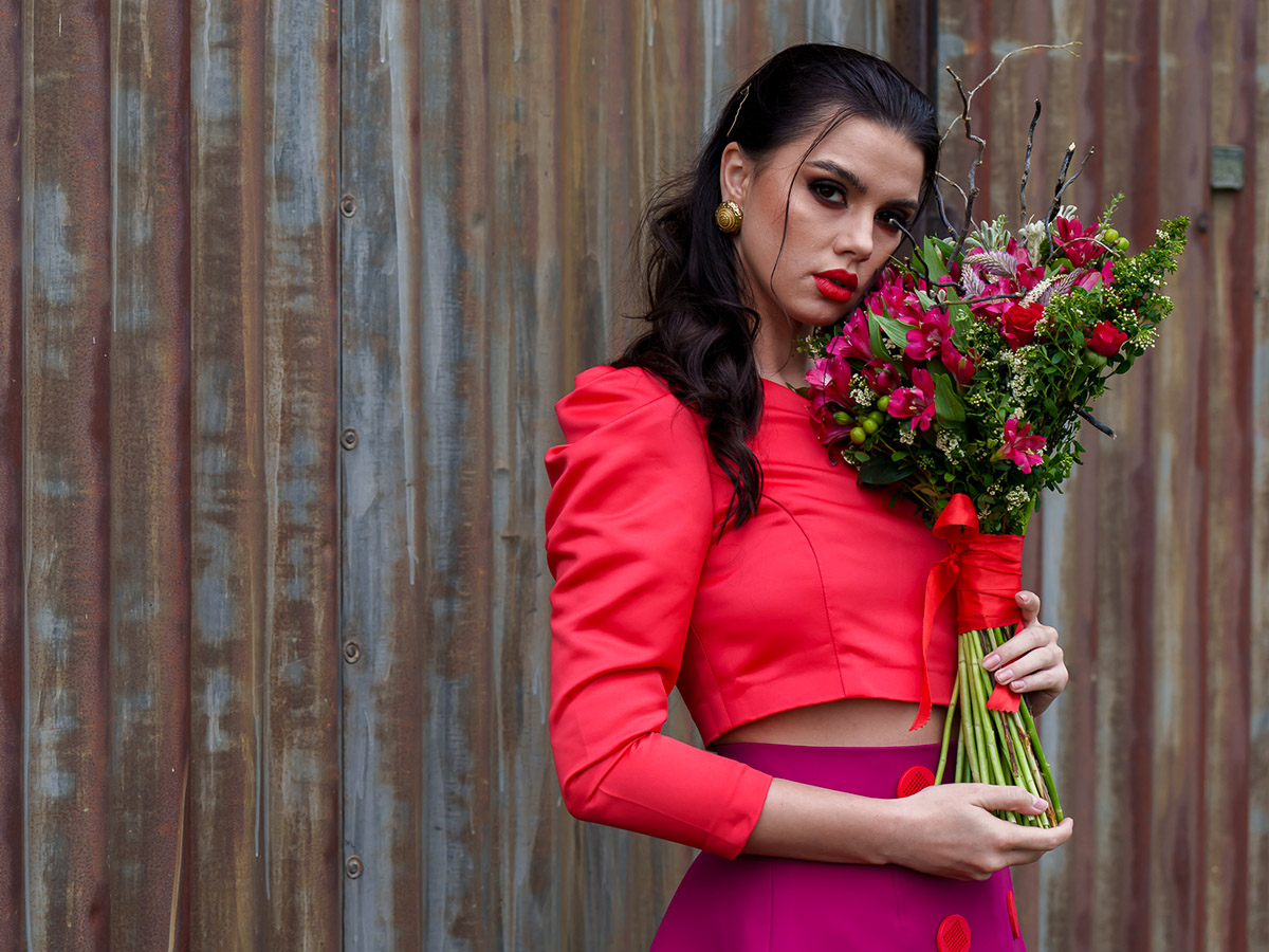Laura Draghici model with Tesselaar pink Alstro Nature Laura Draghici model with Tesselaar pink Alstro Nature