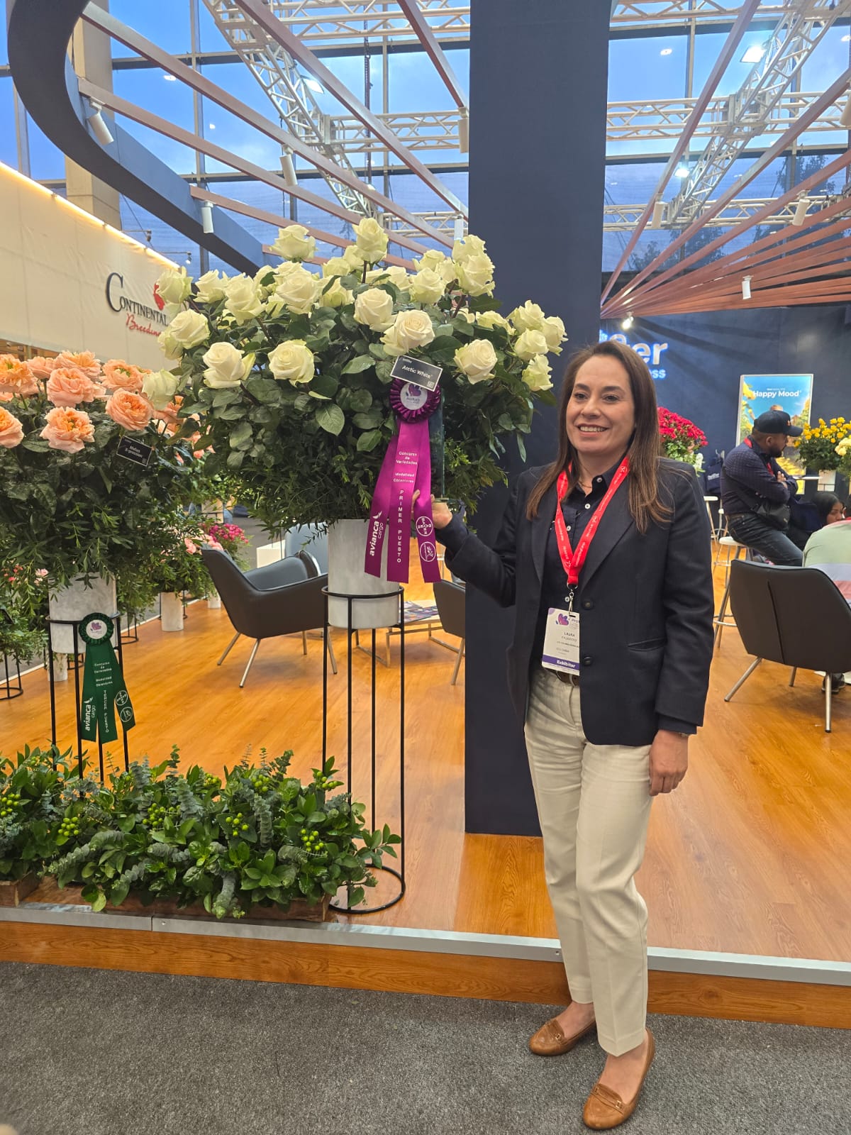 Laura Fajardo Presenting Arctic White at Proflora