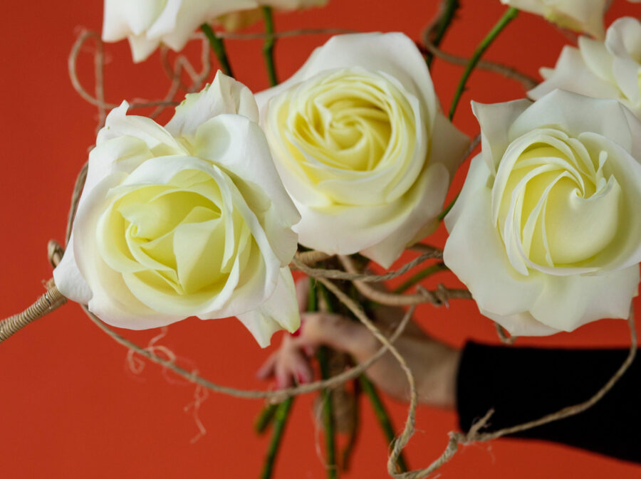 Light and airy bouquet with Snowstorm+ roses