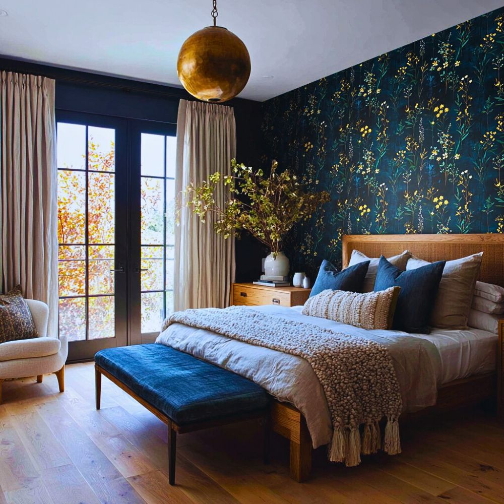 Matching wallpaper mural print and bedding