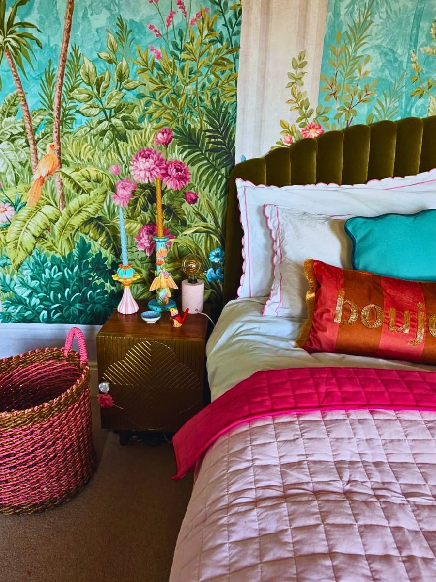 floral portrait ideas for home and room decor in shades of pink