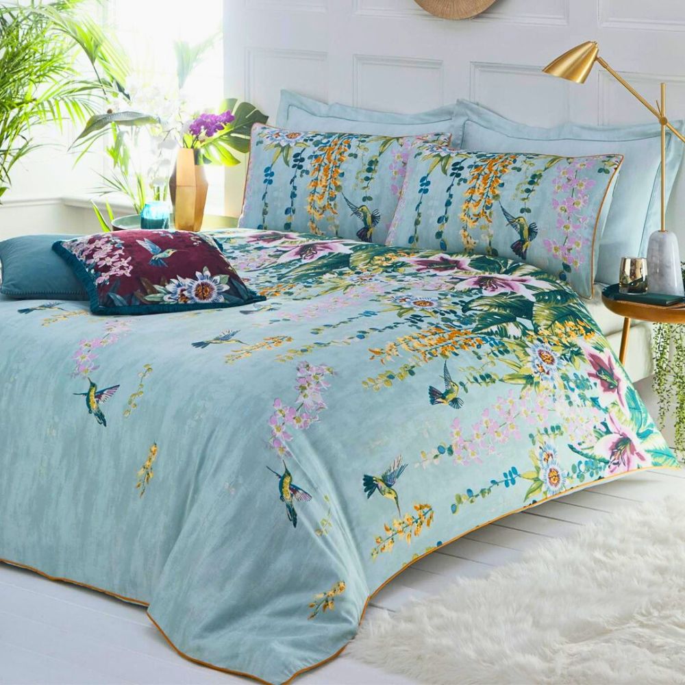 the pop of colors from flower can elevate the room's beauty and bring a taste of refresh when you wake up in your bed room