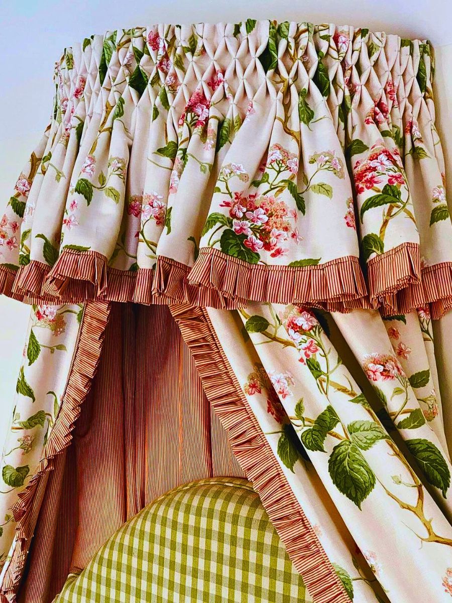 Floral print curtain