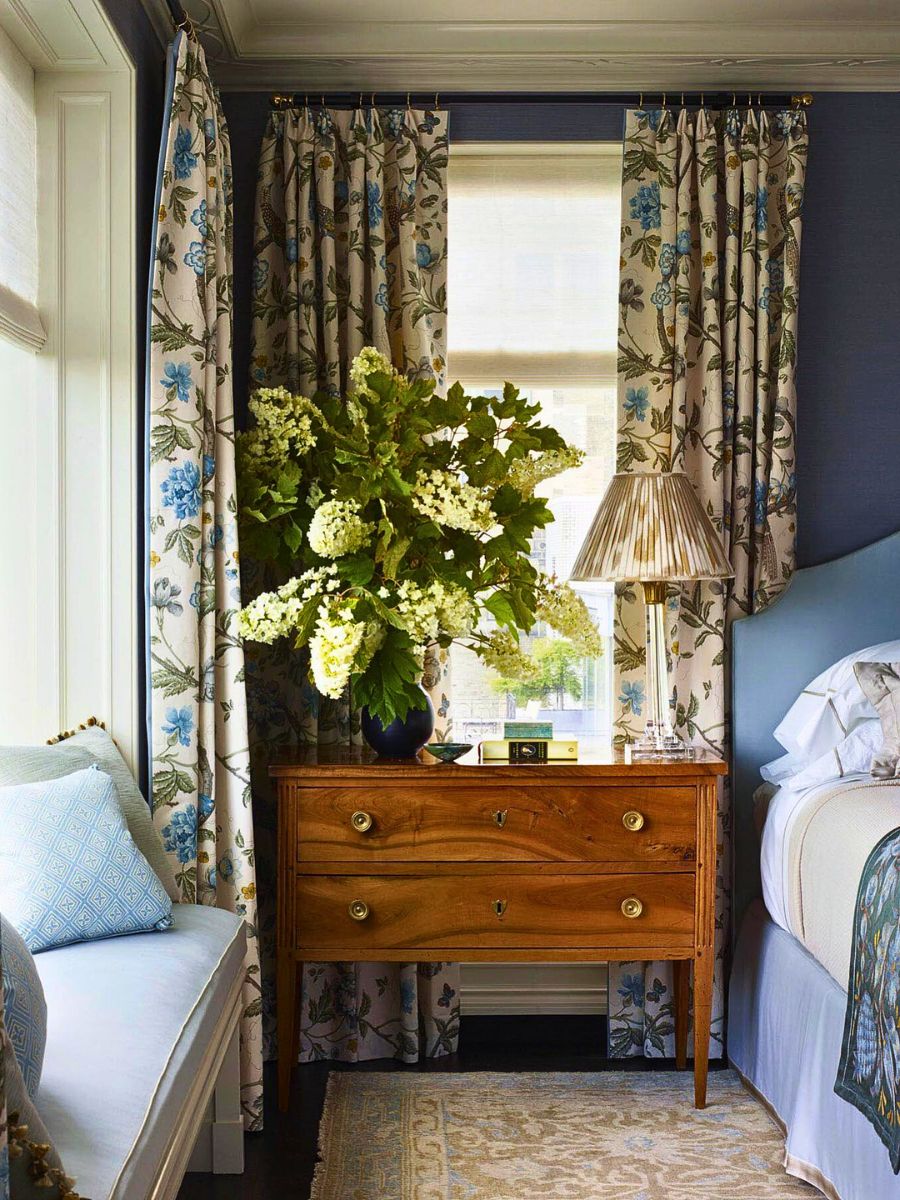 beautiful color scheme to match your bed room decor