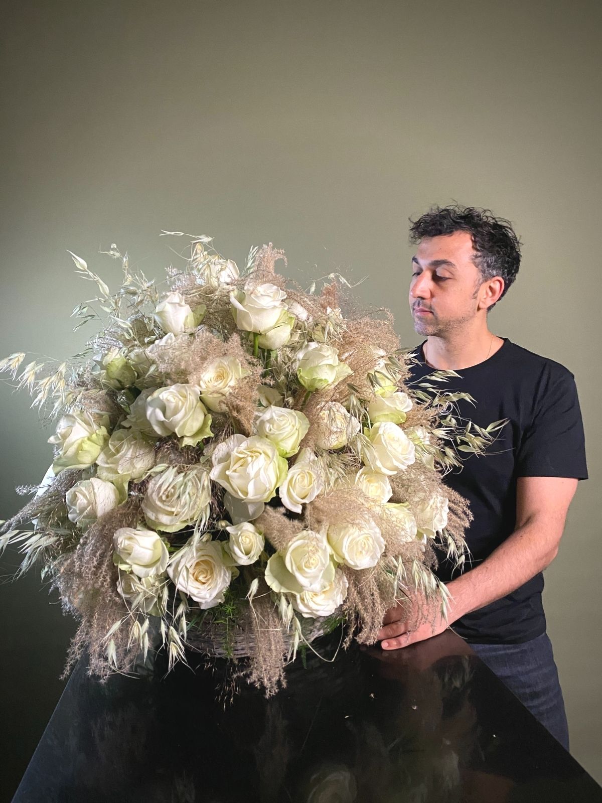 Dmitry Turcan on Thursd. - Snowstorm roses - A soft bouquet with Snowstorm+ roses