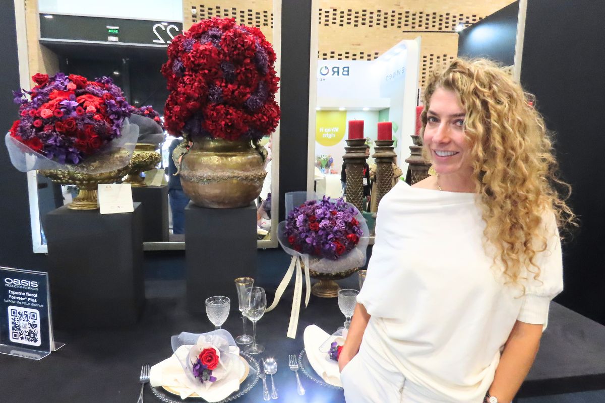 Red and purple preserved designs