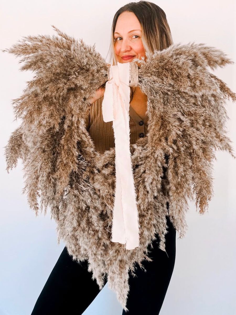 A beautiful pampas grass wreath