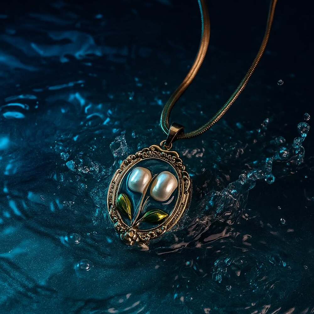  Gold pearl flower pendant on water