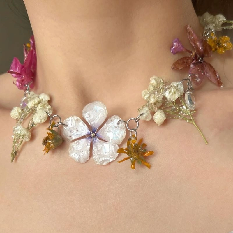 Nature Inspired Gold Necklaces Feature Image