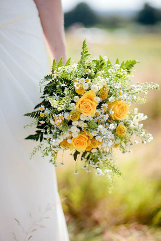 Sunny bouquets with yellow roses Article Love My Dress On Thursd