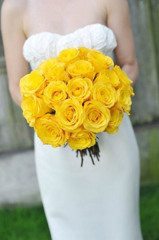 Sunny bouquets with yellow roses Article All Yellow On Thursd