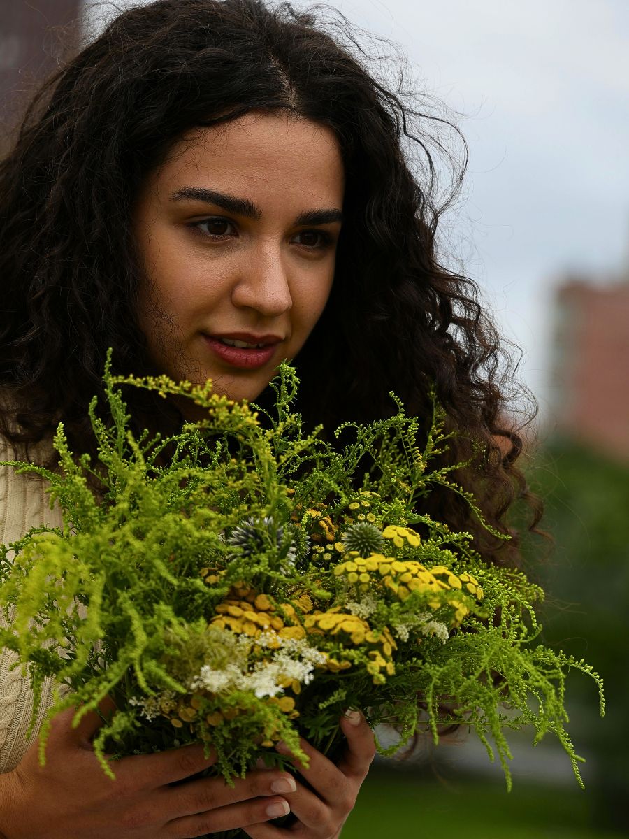 a vibrant bouquet made with flowers that represent the sign - Aquarius