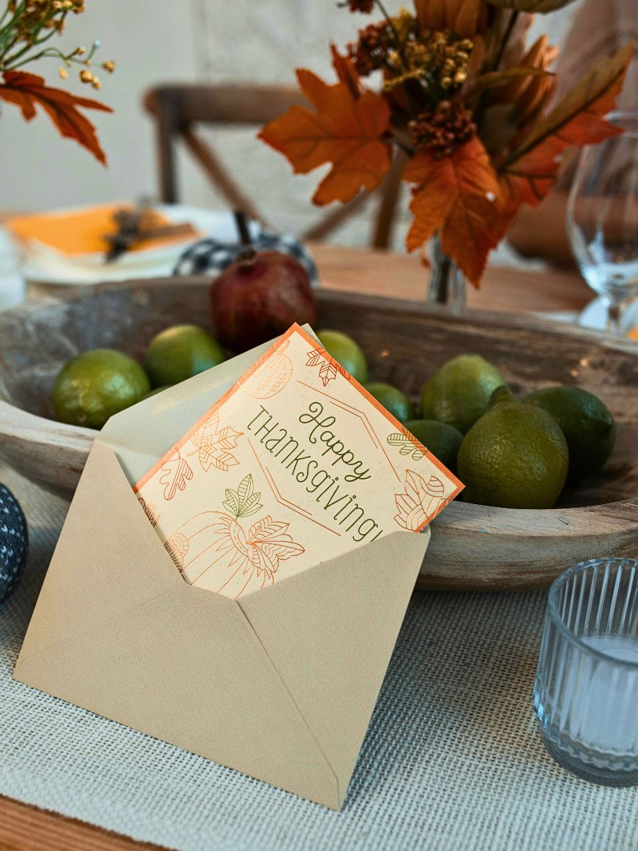 Thanksgiving Flowers as Expressive Gifts