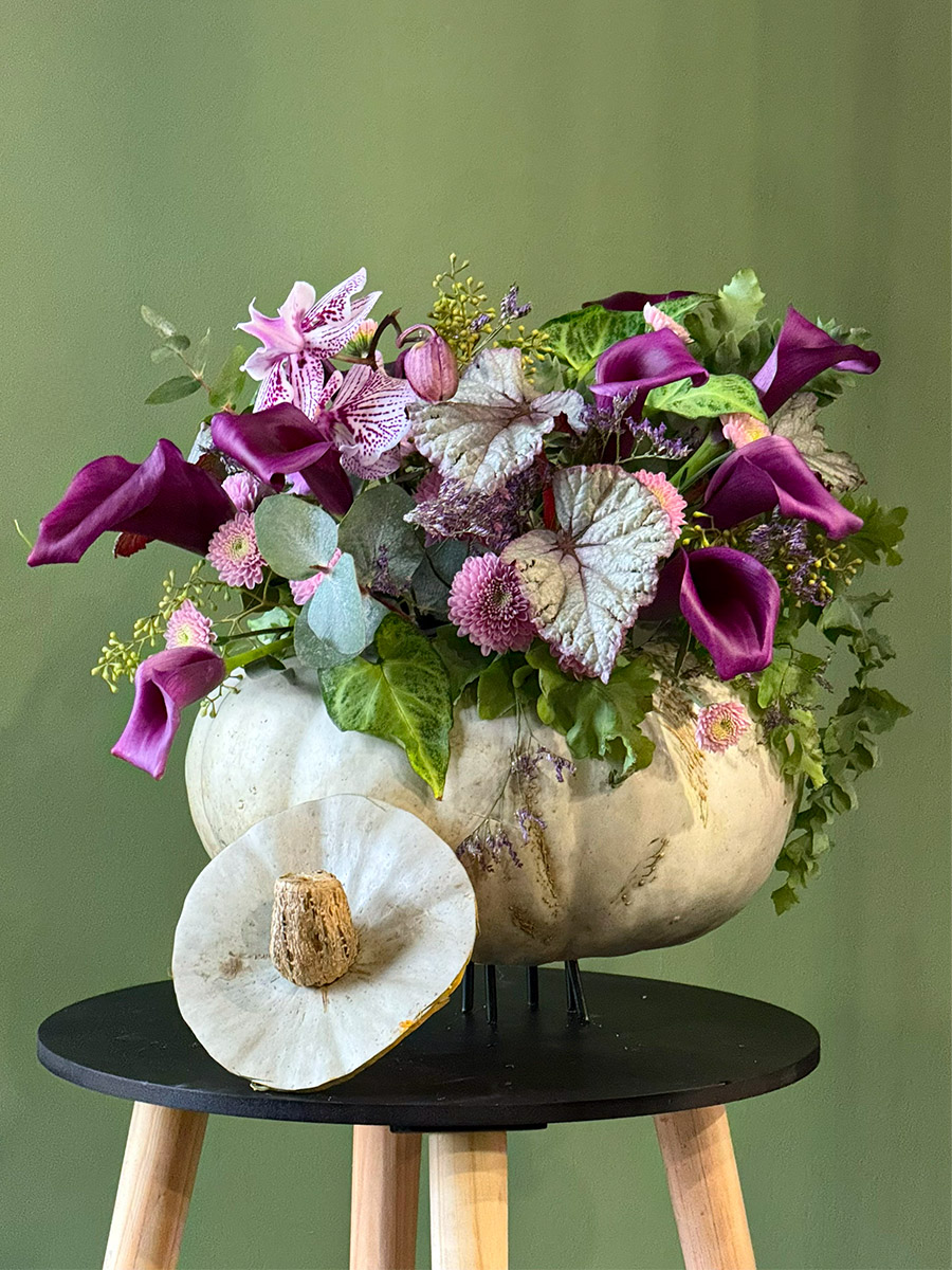 Andrei Bindea purple calla and begonia bouquet