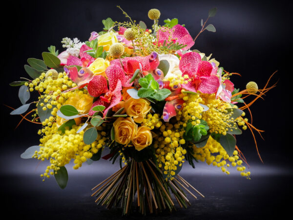 Daring Flower Arrangements by Claudia Tararache