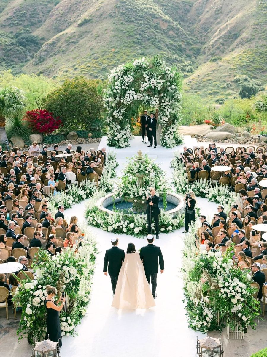 Execution of a wedding by Sharon Sacks