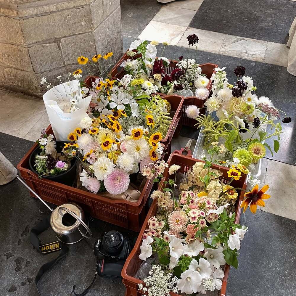  Seasonal Wedding Flowers in Transport Crates