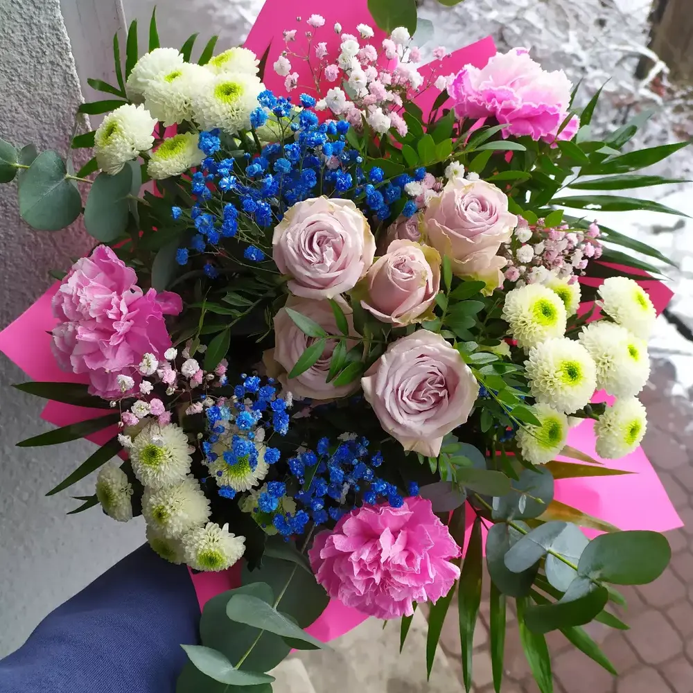 Vibrant pink and blue mixed bouquet